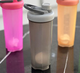 قمقمه شیکر مدل ساده همزن دار مانیسام