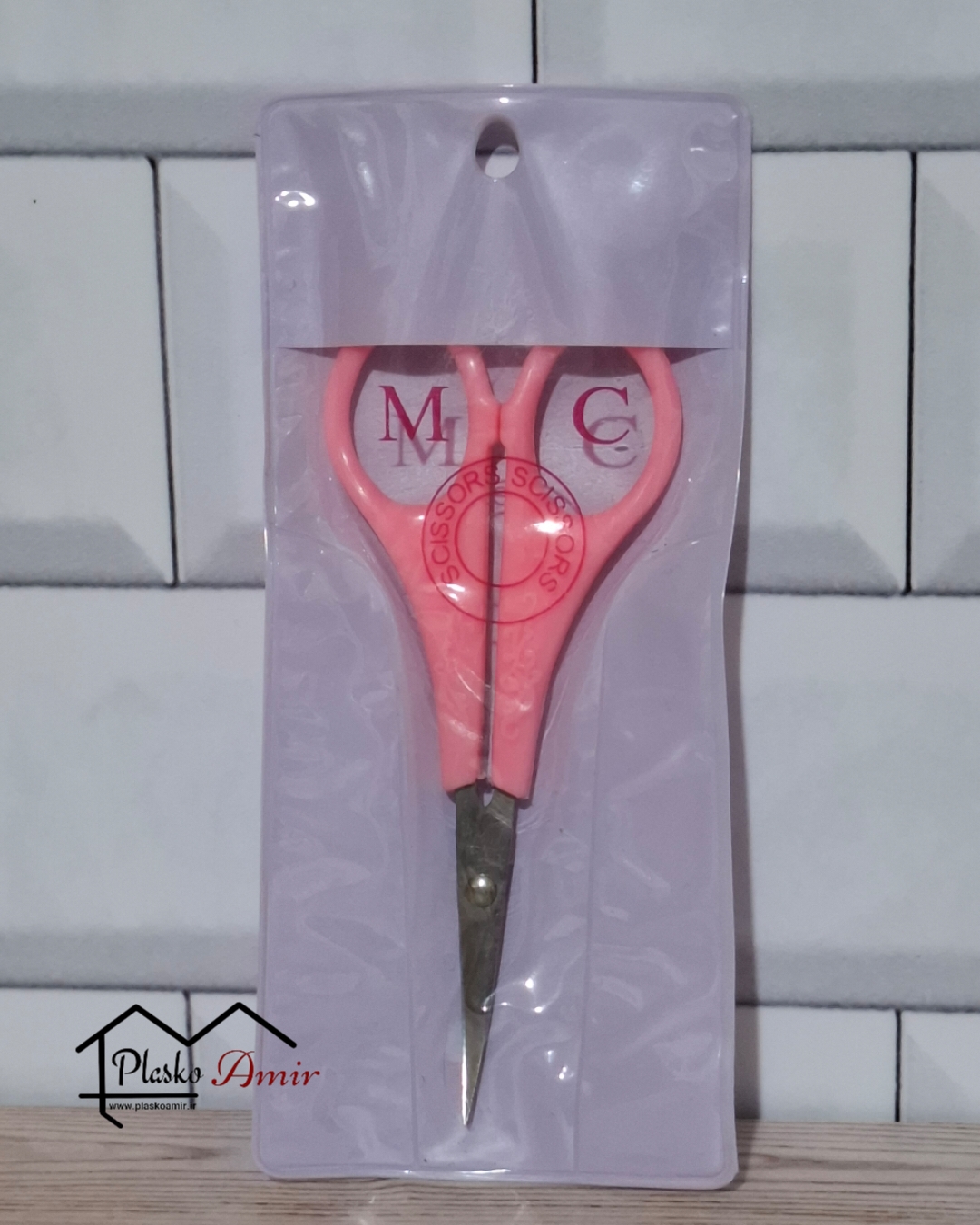 قیچی ابرو دسته صورتی